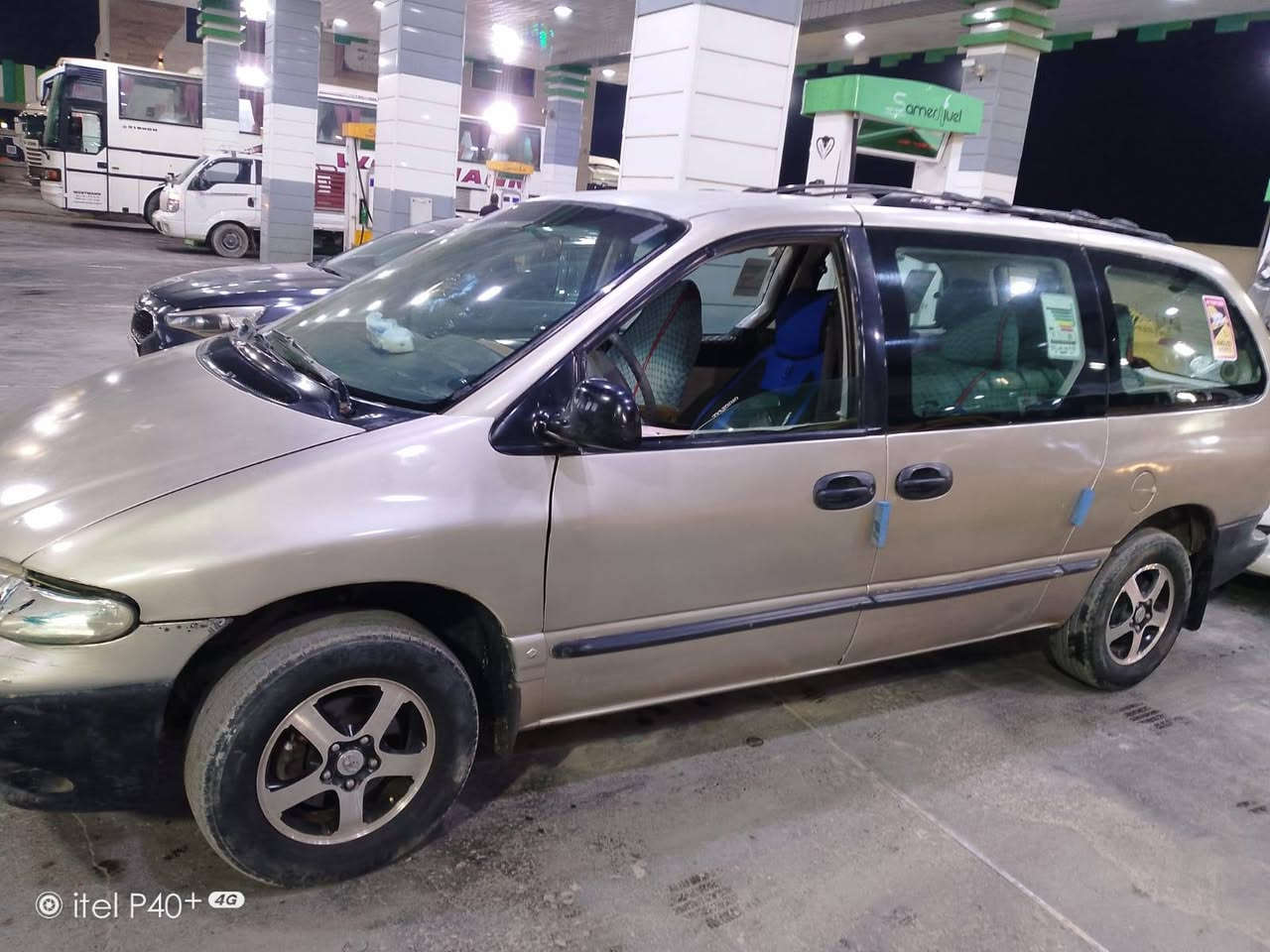 السلام عليكم
سياره نوع دوج موديل ١٩٩٦
كير ومكينه بلادي ما مجفته ومكينه نضيفه
وكير كذلك
رقم الانكلزي الجديد
الهزه ٢٠٢٥ شهر ١١ 
٧ راكب
السعر ٣٦
رقم الهاتف ***********
