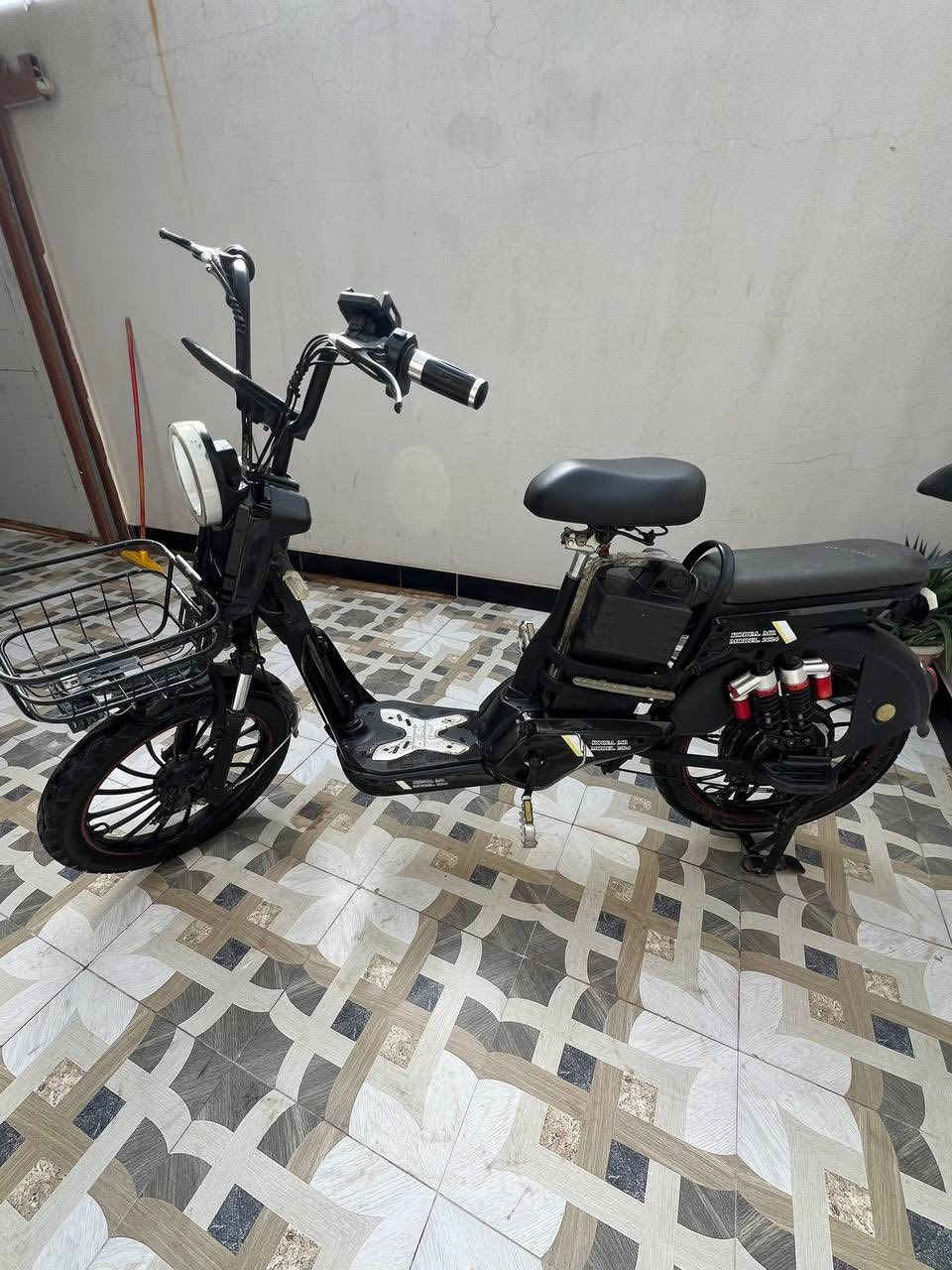 سلام عليكم دراجة شحن موديل ٢٤كلهة شغالة أي نقص مابيهة كارت شاشة بصمة تشغيل عن بعد لايتات عالي ناصي  نشرات كلهة شغالة حجم ٢٠جبلي تاير لكبير بطاريات شرط عل فحص كاملة مكاني ديالى بعقوبة سعر ب٢٤٠وبيهة مجال رقم لهاتف ***********
