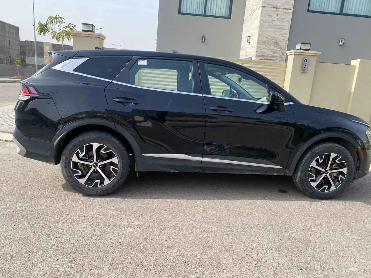 مكلف بالنشر 
السلام عليكم 
للبيع للبيع 
كيا سبورتج ٢٠٢٣
رقم اربيل ب اسمي 
ماشية ٣٧ كم 
مكينه ٢٥٠٠ المرغوبه 
فور ويل 
حساس امامي خلفي 
رادار 
كامره ٣٦٠ درجه
توقف ذاتي 
اشاير بالمري 
تحكم ستيرن 
سيارة وارد امريكي 
حادثها فقط باب خلفي مبدل ب قطعه اصليه 
وبنيد كلير من امريكا 
بجم كبس
لغد شاصي مكفول 
كير مع مكينه مكفولات  
صور الحادث موجوده بالمنشور
مكان السيارة بغداد / حي الجامعة 
السعر ١٧٤$ 
وبيها مجال بسيط  
للاستفسار الاتصال  ***********
