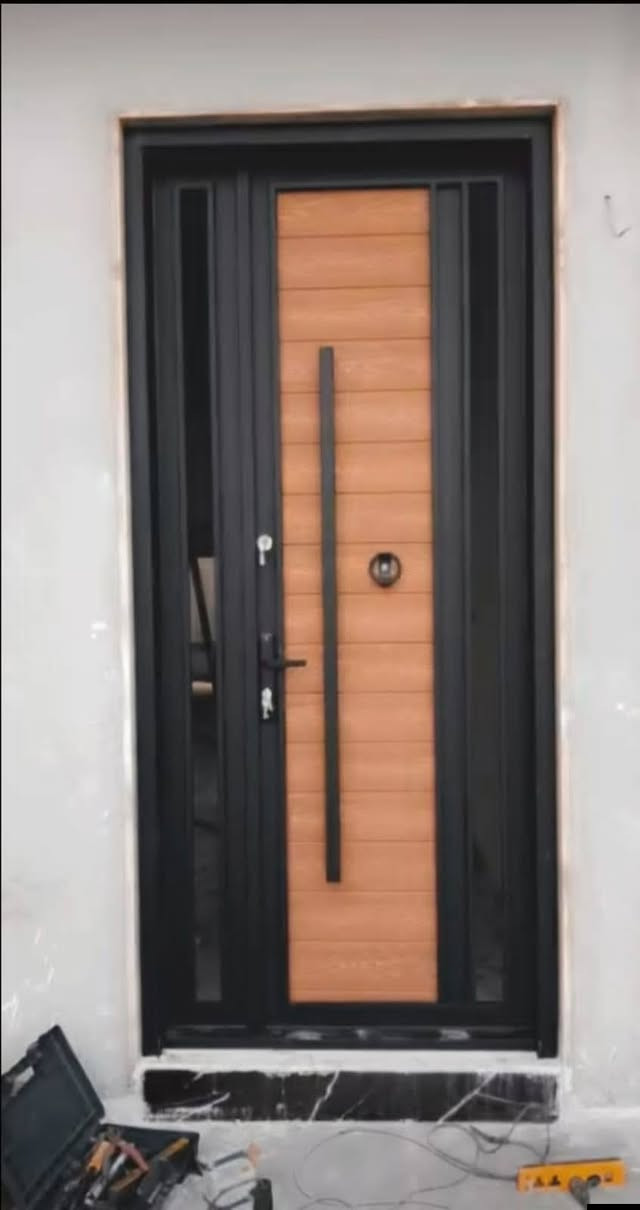 سلام عليكم يعلن معمل حدادة سروك بتخفيض أسعار فقط200الف💵 باب قاصه موديل مودرن نضام تركي 💯 جوده عاليه 💯
***********
