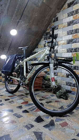 لويس للبيع.
***********
دراجه تخبل الله شاهد بس حكم شغلي اريد ابيع. وبل عافيه للي ياخذه. وعندي غراض وياه. راسلني لو تخابرني وتدلل
