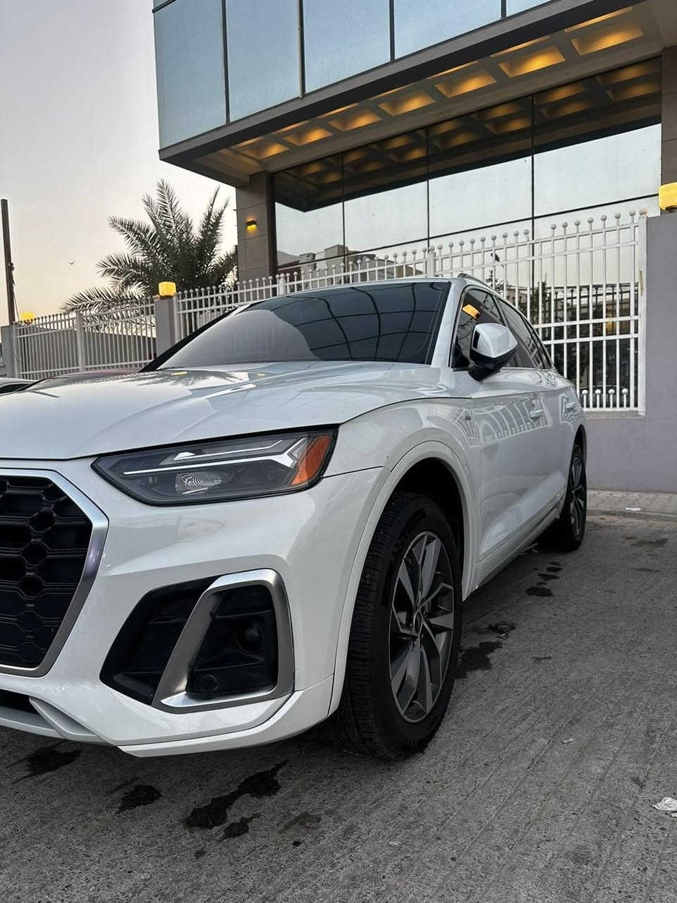 🔥الهيبة الالمانية🔥
🚗 للبيع: 
أودي Q5 الموديل 2023
4✖️4 
📊 المسافة المقطوعة: 87000 كيلومتر

🛠️ المحرك: 4 سلندر – 🚀تيوربو 

• فول مواصفات 1/1 
• ⁠شاشة / كاميرات / حساسات / كشنات كهرباء / لايت زئبق / بانوراما / جلد / صندوق كهرباء / 

• دفع رباعي AWD

⚠️ أضرار السيارة:

• صبغ جاملغ امامي ايسر مع ربع الدعامية بدون حادث او ضرر داخلي

• دخول جديد شهر 8 /25

📌 تفاصيل إضافية:

• رقم السيارة: بغداد الدولي الجديد

• باسم المالك تحويل مباشر

• لون السيارة: أبيض

📍 مكان السيارة: بغداد - الكرادة

‏‎🔴 لمعرفة السعر ورقم صاحب السيارة / علق داخل المنشور اي تعليق ويجيك رد فوري برسالة خاصة 
——————————————————
‏‎⚠️ السيارة اعلان ممول غير تابعه للصفحة ونحن ليس لدينا علاقة في تحديد السعر وغير مسؤولين عن الاتفاق الذي يحدث بين البائع والمشتري
‏‎مع تمنياتنا للطرفين بالتوفيق

——————————————————
#بيع_سيارتك #بيع #بغداد #معارض_بغداد  #اربيل #معارض #سيارات #سيارات_للبيع #سيارات_مستعملة #سيارات_VIP #وارد_امريكي #وارد_خليجي #تويوتا #لاندكروز #لاندكروزر #جي_كلاس #مرسيدس #النترا #سوناتا #هيونداي #كيا #سورنتو #سيراتو #نيسان #نيسان_صني #رانج_روفر  #لاند_روفر #لاندروفر #سيارات_كورية #سيارات_يابانية


**إذا كنت صاحب هذا الإعلان وتريد حذفه لأي سبب، رجاءا أرسل رسالة إلى الدعم الفني**