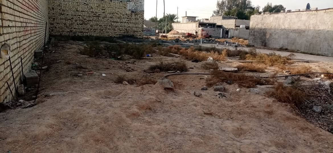 قطعه ارض نهايه اربع شوارع مدخل سكله الركابي مي كهرباء بتلو ودفن كامله منطقه مذكوره بلاكساء وباقي الخدمات هل ايام المقبله 200 متر   كامله ابيع موجهه فرع 13
منطقه ستار الطوكي خلفها  راح يبشلون مشروع السندباد *********** متواجد ع واتساب وع الرصيد
