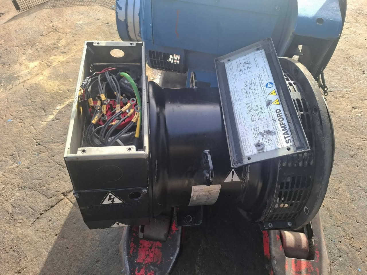 السلام عليكم تواريد للبيع ***********
