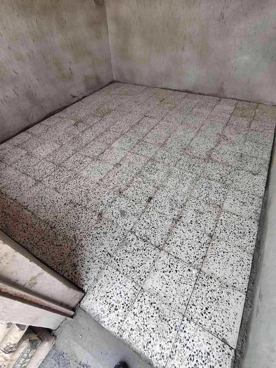 السلام عليكم خلفه سراميك جدران المتر ٨ ورضيه بأنواعه ٦ درج عدل فر شغل درجه واله داخل بغداد فقط متفرغ حالين *********** شتغل مجمعات سكنيه تسليم مهندس
