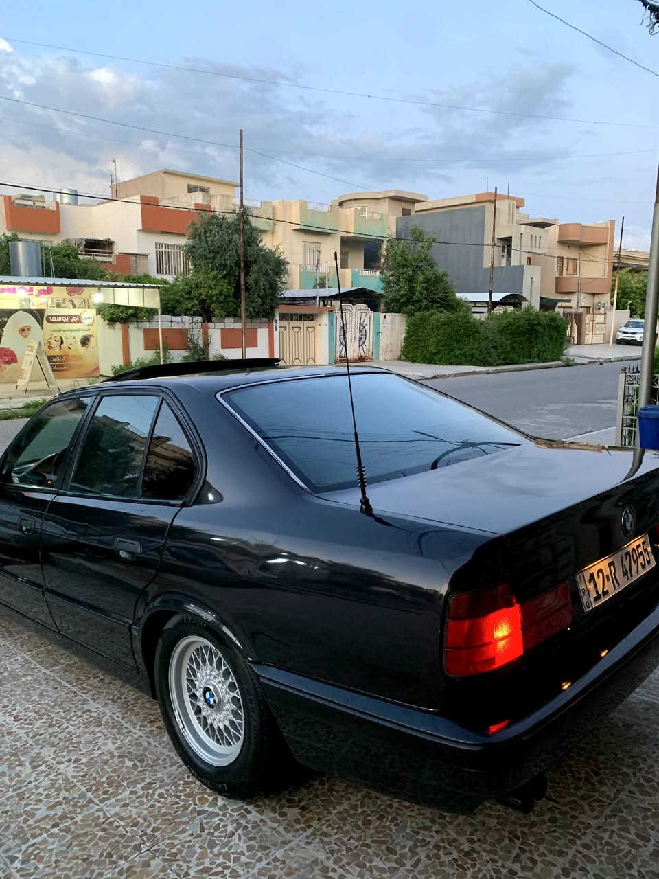 السلام عليكم
BMW. 525.            موديل1991
السياره مصروف عليها خير من الله ربع متصرف عليها مكينه كير كلاجديد بيدي شادم تبريد ثلج شديتا كمبريسر راديته بطل طخم امامي خلفي كلاجديد صبغها يخبل اي دعم اي تعديل مابيها فقط جماليه رقم جديد وهزه جديده بااسمي اني الشرعي كوبون بيها ويل كرن الغزال17تخم تاير بلجيس اسلايت بيها 
كشنات جلد كارتك سقف كنتاره شادلها كور 20قطاره مالبانزين اترايها يخبل وعلفحص وين ميعجبك روح جيك لايت زينول كلش قوي دعاميه ام كير عادي مكانها موصل حي السكر  مضخم سوط سماعات فوول شاشه برغي متصرف عليها السياره وتجي اجيك اذا مختلف بكلام واحد اشغل وتمشي لتنطي دينار ورجااا كلشي اكو بلسوك وكلشي بحكه والميعجبه الحلال حلالي وتاعب علي اترك المنشور السعر 73ومجال بسيط كلش 
***********
