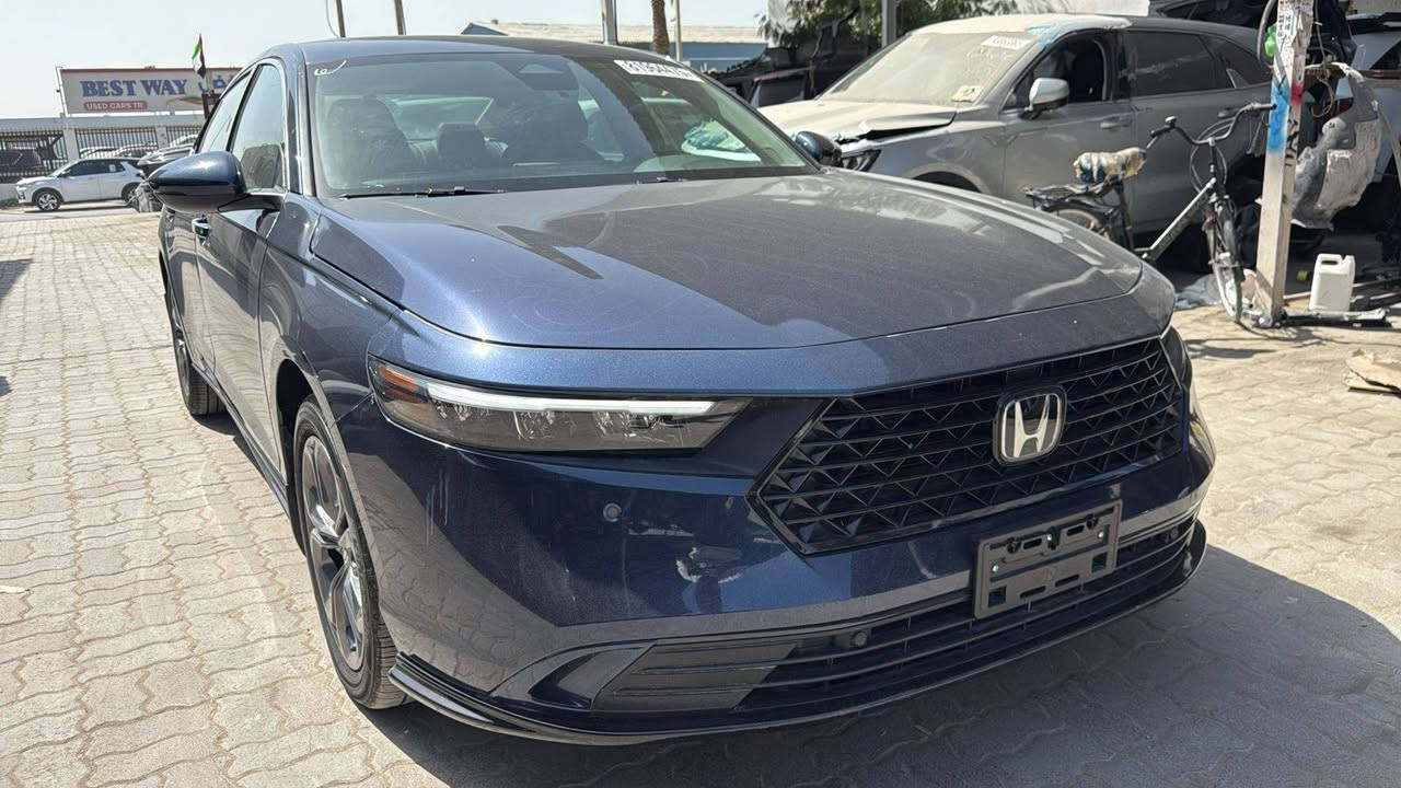بسعر 18.500$ فقط
Honda Accord EXL HYBRID 2024
وارد أمريكي بجم كبس ✅
محرك 2.0L توربو 

مواصفات EXL فول :
• مقاعد جلد + كهرباء
•تدفئة للمقاعد الأمامية
• تبريد قطعتين
• تشغيل عن بعد
•فتحة سقف
•شاشة تدعم Apple CarPlay + Android Auto لاسلكي
•شاحن لاسلكي

🛡️أنظمة السلامة ومساعدة السائق 
•رادار أمامي 
• مثبت سرعة ذكي + محافظة ع المسار 
• فرملة طوارئ تلقائية
• نقاط عمياء 
• حساسات أمامية خلفية 
• كاميرا خلفية 

ماشية 18،000mi 

مكان السيارة دولة الإمارات ٫ نكدر نوصلها البصرة أو أربيل

تدخل كتاب شهداء

السعر 18٫500$ 

للإستفسار 
*********** إتصال أو واتساب
