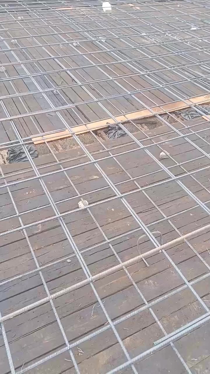 شركه بسم الله
100متر اهيكلهه 20مليون معه تسيس مجاري ومي وكهرباء كل هذا20مليون نتصل. ***********
اساس يكون شرط شيش نوع ماس
إسمنت نوع ماس 
بلوك نوع كلب 
رمل حصو  مغسول 
يعني المواد البناء درجه اولى.. بلوك شغل بس مع ضمنات للطرفين.. ملاحظه  نتعامل  اقساط .

*********** ***********
