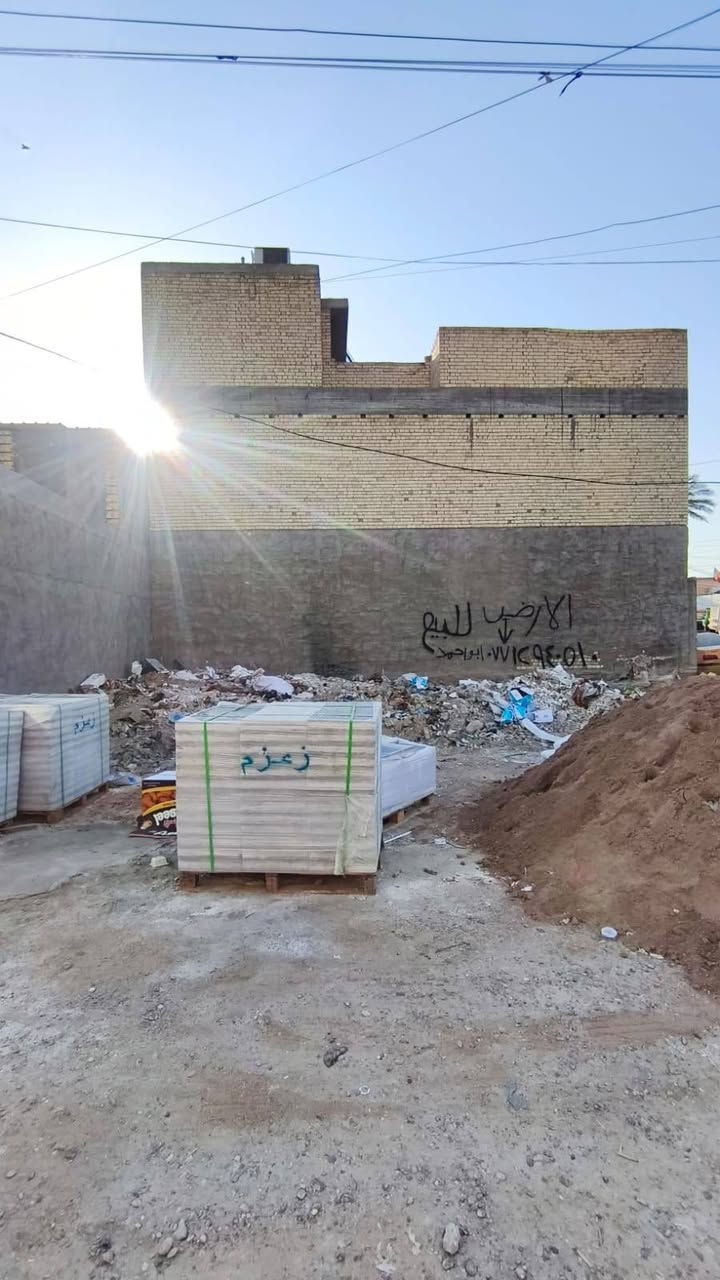 سلام عليكم 
قطعه ارض ركن للبيع العنوان الزعفرانية قرب جامع الوليد 
 الامن الوطني
مساحه الكليه 
الأرض 140م
الواجهه 10
النزال 14
سعر المتر 1300
رقم صاحب ارض 
***********ابو احمد
