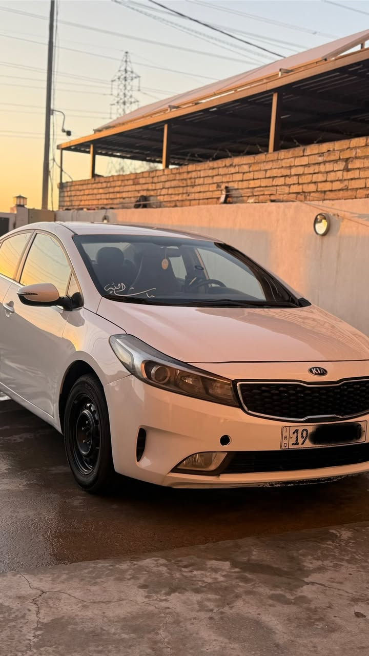 السلام عليكم .
كيا فورتي ٢٠١٧ للبيع او مراوس 
السياره عليها ادامه كامله تبريد مكينه كير حداديه تايرات كلها كامله وجاهزة .
السياره حادثها جاملغ خلفي وهنا بالعراق صار بيها شخوط 
صبغتها حزام بأيدي وعندي صورها اثناء الصبغ .
السيارة بأسمي رقم كربلاء جديد 
مواصفاتها :-
مكينتها ٢٠٠٠
تبريد امامي وخلفي 
كشنات جلد + تدفئة 
شاشه كار بلي اصليه 
لايت زنون 
كاميرا
اشاير بالمري مع الترحيب بالمرياية ويدة الباب
بصمه 
تحكم ستيرن فول 
السعر ١٠٥ وبيها مجال


**إذا كنت صاحب هذا الإعلان وتريد حذفه لأي سبب، رجاءا أرسل رسالة إلى الدعم الفني**