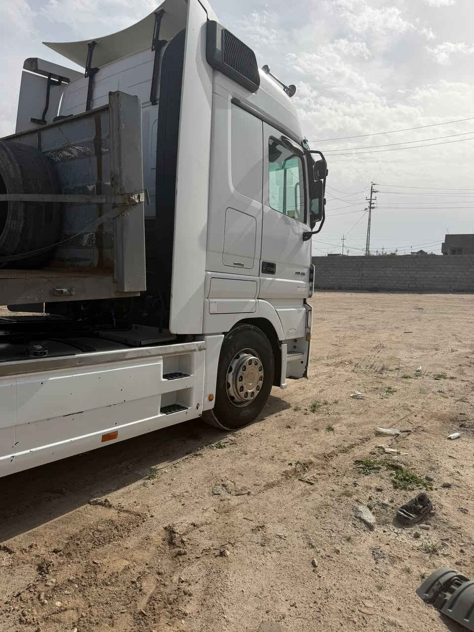 سلام عليكم اكتروز الفين 8 حجم 46 سياره بسمي مسجله بل سنوي صهريج سياره كفاله عامه السعر 330 رقم المبايل ***********
