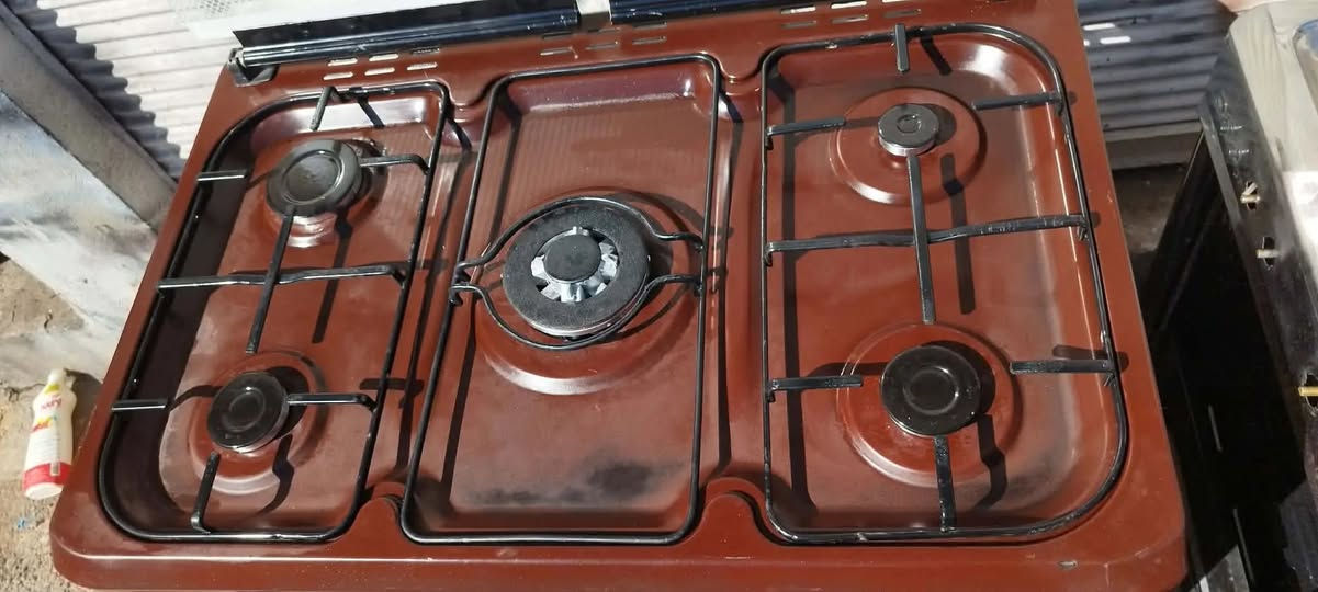 🔥 عرض مميز – طباخ  ايطالي اللون قهوائي حراري5 عيون 🔥
✅ حجم عائلي: 90×60 سم
✅ 5 شعلات قوية
✅ فرن شغال خطين – يشتغلوا سوا للطبخ السريع
✅ حراري مقاوم وسهل التنظيف
💰 السعر: 165
🔹 للبيع أو المعارضة حسب الاتفاق والقناعة 🔹
✨ مناسب للعوائل والاستخدام اليومي – لا تفوت الفرصة! ✨


**إذا كنت صاحب هذا الإعلان وتريد حذفه لأي سبب، رجاءا أرسل رسالة إلى الدعم الفني**