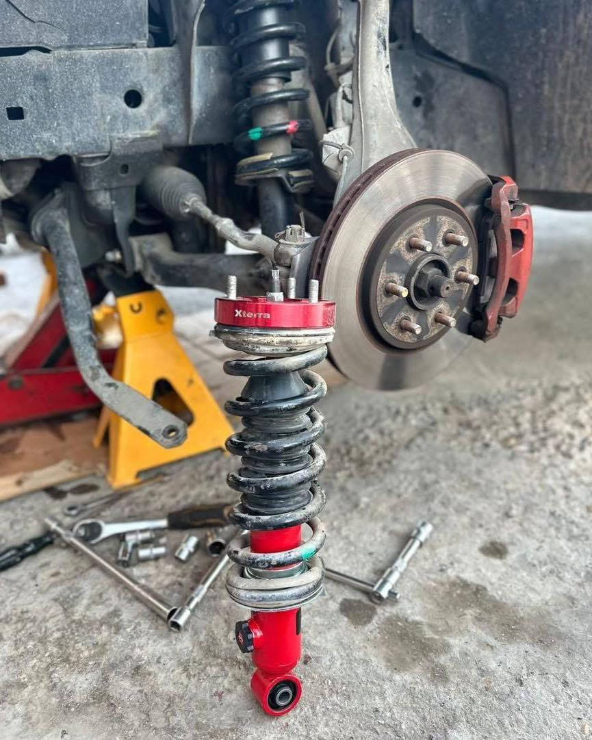 💢كماليات 4x4 Off Road💢          
        💥ملوك النيسان💥

  يتوفر لدى كماليات 4X4 Off Road دبلات رياضية لسيارة نيسان اكستيرا للطرق الوعرة والسفاري ورحلات الصيد ماركة (Profender) وماركة (Ride Max) مواصفات الدبلات: 
• بديل عن مساعدات الوكالة وأداء عالي خارج الطريق ومريح للاستخدام اليومي.
• ⁠نظام صدمات مزدوج (Twintube) لأداء أقصى.
• ⁠قابل لتعديل إرتفاع قاعدة الدبل. 
• ⁠نظام تحكم أربع فرارات.
• ⁠تركيب سهل دون الحاجة للتعديل ع السيارة.
• ⁠غاز نيتروجين منخفض الضغط لتحكم وثبات أعلى.
• ⁠يرفع السيارة حتى (2) إنج.
————————————
قناة ال(TikTok) الخاصة بنا: 
https://www.tiktok.com/@.4x4.off.road?_r=1&_t=ZS-92UeUgs72NG
———————————————
للاستفادة من آخر العروض الاشتراك بقناتنا ع التلكرام: 
https://t.me/+MVgf2jrHb8FmZDMy
——————-
للحجز والاستفسار  يرجى مراسلتنا على طريق الصفحة او الاتصال 
على الارقام التالية:
📞***********
***********📞
📞*********** (وات ساب)
----------------------------
⏰ أوقات الدوام  من الساعة (9 صباحا - 9 ليلاً )
——————————————-
العنوان / بغداد - نفق الشرطة- خلف بريد حي الجامعة 
💢عنوانا التميز💢وغايتنا ارضائكم
