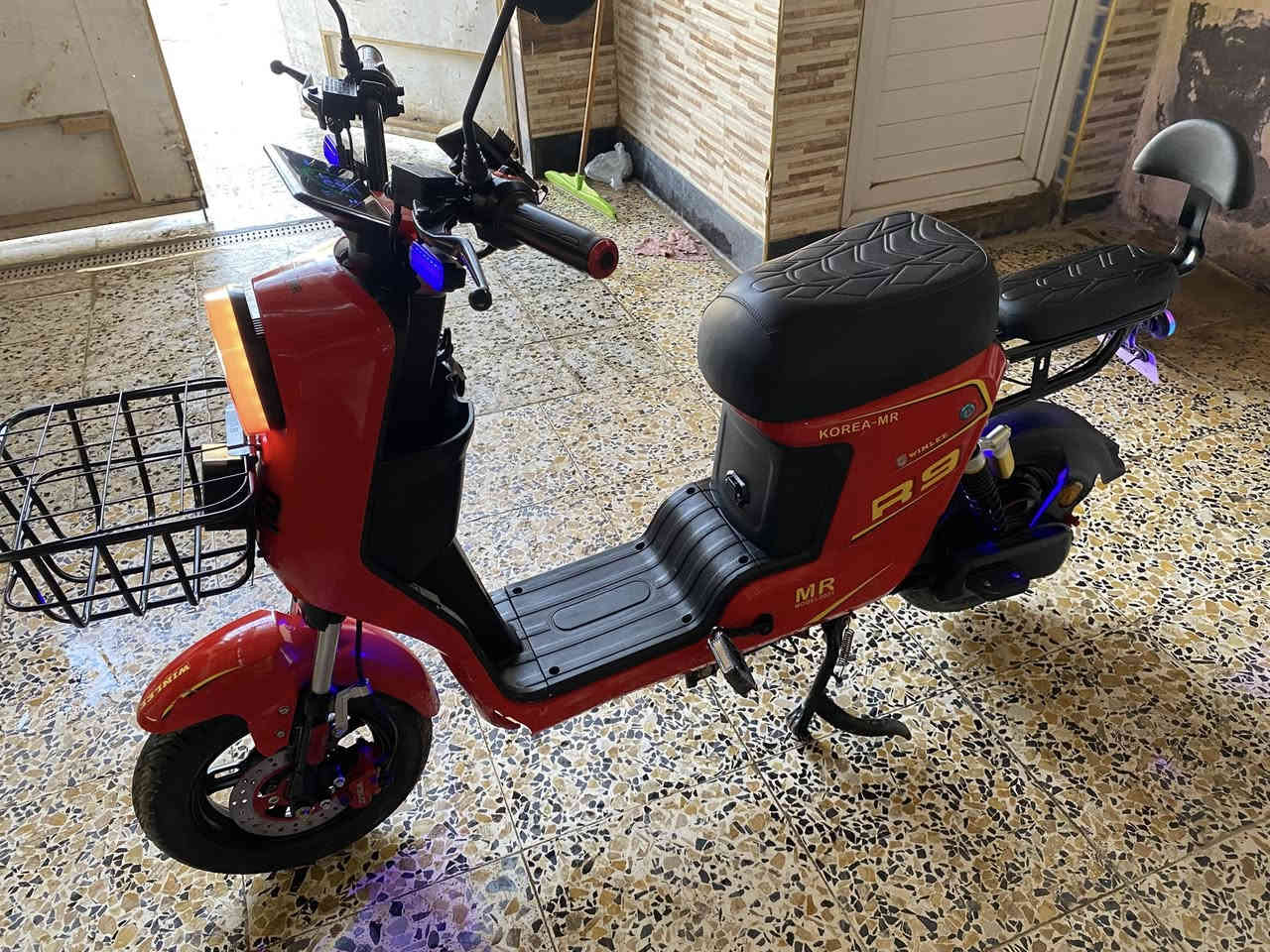 سلام عليكم ‏دراجة شحن للبيع ار9 ‏موديل 25 جديدة فول مواصفات خمس بطاريات السعر 425 ￼العنوان ديالى بعقوبة***********￼
