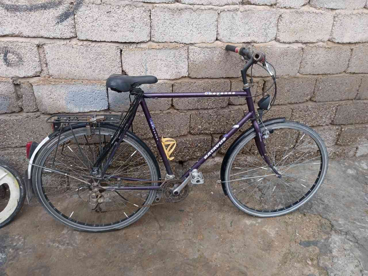 السلام عليكم باسكل للبيع ياباني اصلي بدالات ثنين كامل من كلشي مكاني ديالى العبارة السعر خاص ***********
