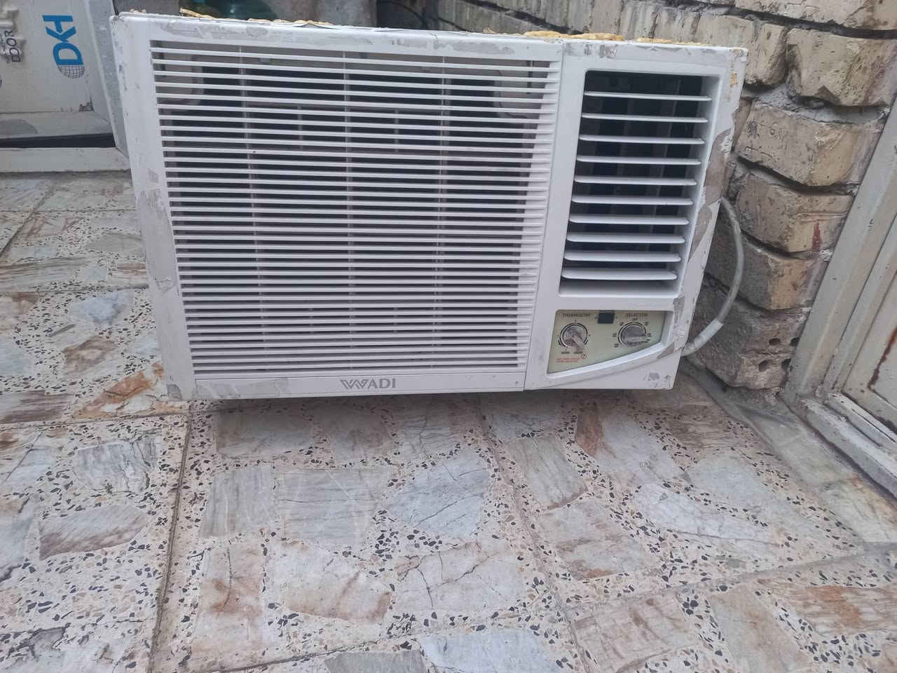 مكيف طنين وادي للبيع تدفه تبريد سعره ٢٥٠ بغداد الاميث ثانيه نواب توصيل بكروه ***********
