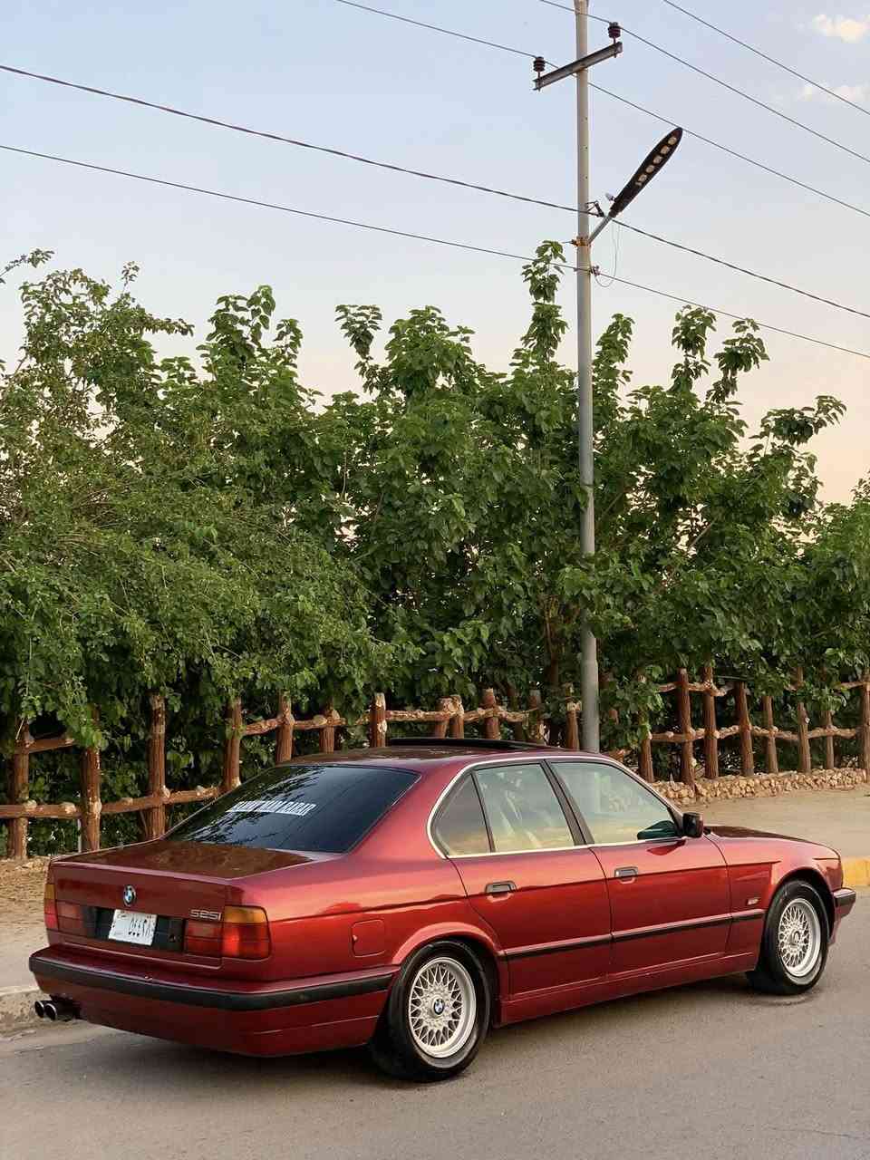 ماشاءالله لەماڵی هەموولایەک
Bmw 1991 525i
قەپات مواسەفات بەس گێڕ عادی 
ئاڕم پلاستیک ئاڕموو ئەوەلیات بەشەرت
پێش پان هەموو گیانی لەسەر دەقی بیلادی خۆی ماوە سبوخ عامە بۆ جوانی 
سلایت کوشن جلد ناو سپی کوشن سیاحی چوار جام کارەبای ٧ کەلە  تەبریدەکەشی مەزبوتە تەنها دوگمەی ئەیسیەکەی ئیش ناکا 
جەمپەکی زۆر بەسیتی پێشی هەیە جێگای باس نیە شانسیو سەرە دەبلو بەدەنەی نەگرتوە 
گێر مەکینە توندوو تۆڵی بەشەرت 
کارەبایەتی گشت گیانی بەشەرت 
لە ماڵەکە بێمنەتم چت حەز لێبوو بەشەرت چوار تایەو ویلی حەسیری لۆکی لە ژێرە  بۆ مەسرەف مەگەڕێ 
سعریشی ٥٢$ ماجال 
شوێنم کۆیە بۆ زانیاری زیاتر پەیوەندی بکە  ***********ڤایبەروو وەتس ئەپی لەسەرە
