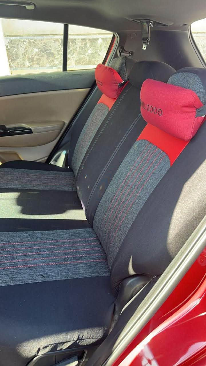 🚗 للبيع – كيا سبورتج GT-Line 2020 (فل مواصفات)
* الموديل: 2020
* الفئة: GT-Line (فل مواصفات)
* ناقل الحركة: أوتوماتيك
* الممشى: (36378KM)

المواصفات:
✅ فتحة سقف بانوراما
✅ شاشة كبيرة مع Apple CarPlay / Android Auto
✅ كاميرا خلفية + حساسات أمامية وخلفية
✅ تشغيل بصمة + دخول ذكي (Keyless)
✅ مقاعد جلد
✅ مقود متعدد الوظائف
✅ مثبت سرعة
✅ مرايا كهربائية قابلة للطي

حالة السيارة:

* السيارة نظيفة جداً.
* محرك، جير، وشاصي بحالة ممتازة.
* لا تحتاج أي مصروف

💰 السعر: (210$) (شدتين و عشره ) 

📍 الموقع: (كربلاء)

📞 للاستفسار: ( *********** )
+ ضربتها في الخلف و ضربه باب 
 تصليح ما مبدل اي شي
