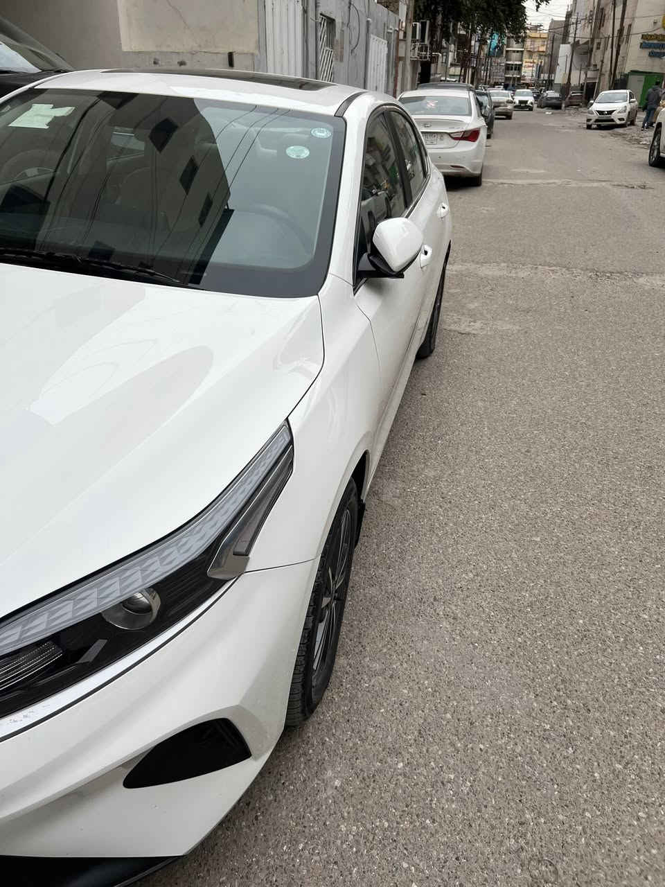 سيراتو 2024 خليجي فتحه وشاشه وحساسات 
داخل مخمل لون بيجي بيها كم رصعه  حالوب  مكينه 1600 مكفوله 
سعر 159$ وبيها مجال بسيط
***********
