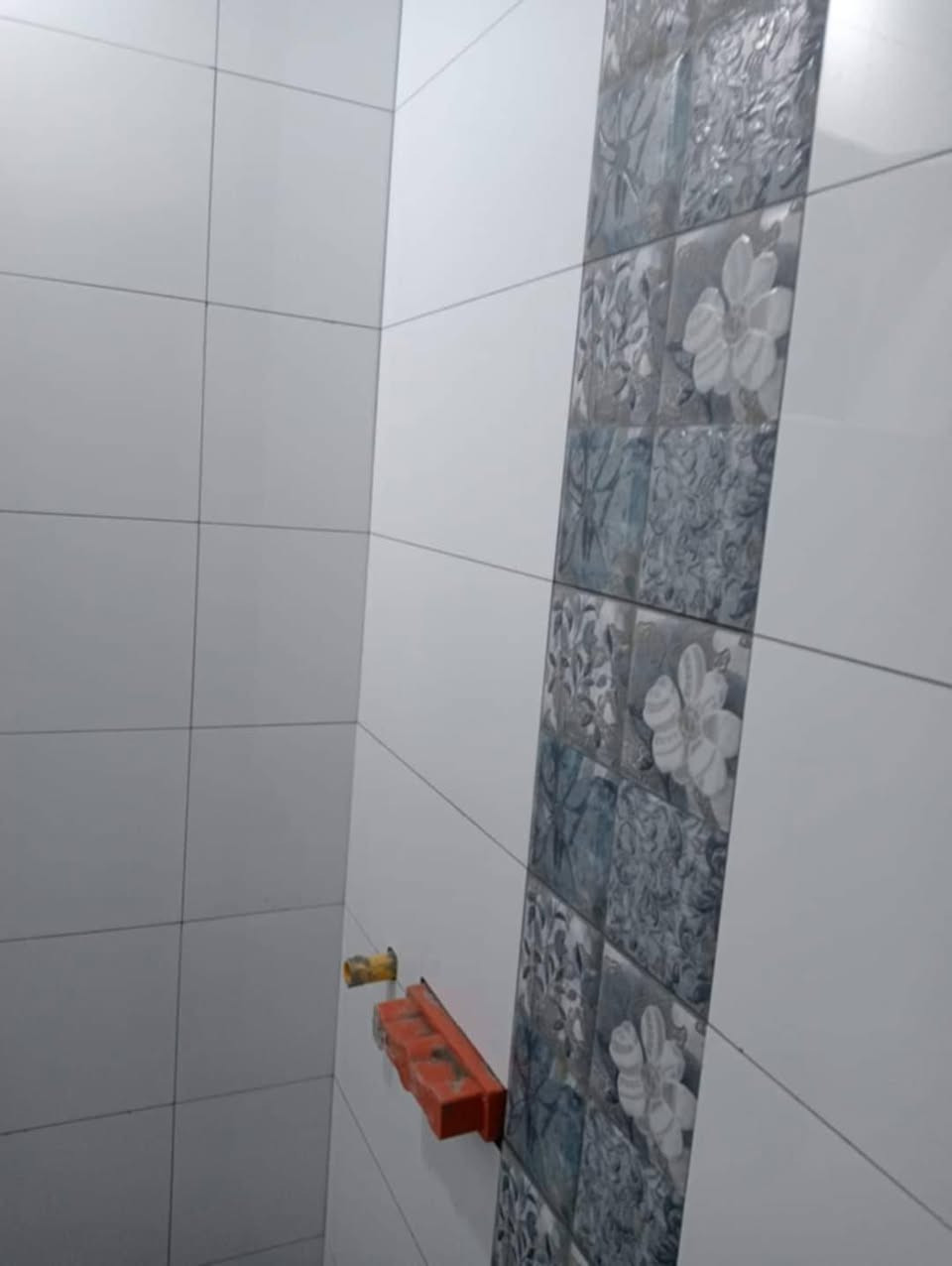 كادر سيراميك درجة اولى بأمر الله في جميع المجالات بورسلين درج كاشي مرمر سيراميك  ارضيات جدران مكاني بغداد العلاوي متفرغ حاليا ***********
