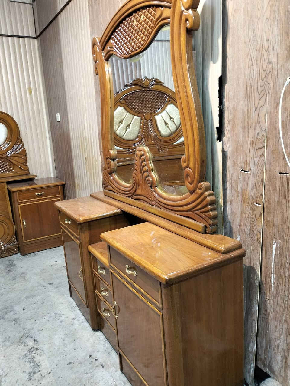 غرفه مستخدمه تسكام للبيع نضيفه 💯: 💯 
***********
