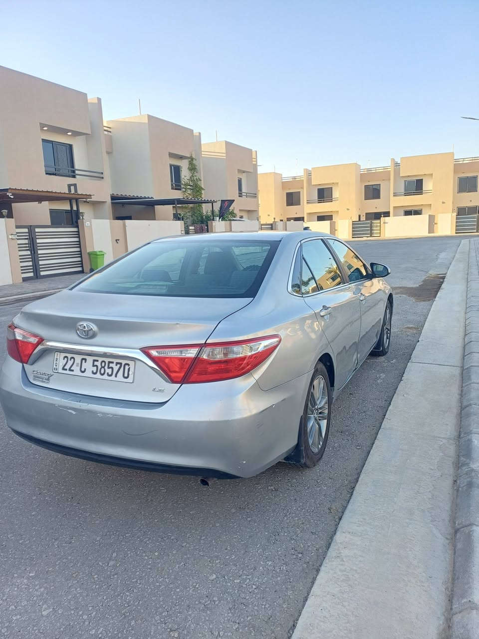 السلام عليكم
تويوتا كامري ٢٠١٧ وارد امريكي
مواصفات LE
شاشه + كاميرا
تحكم ستيرن + مثبت سرعه
صبغ حزام اني ابيعلك عام
بدون اي نقص 
تبريد ثلج
تخم تاير جديد صار ٢٠ يوم من شديته
مكينه وكير جدد شرط برغي ممفتوح صار شهر من شادهن وصلهن موجود
حداديه امامي خلفي جديد وبعدهن بالضمان ٦ اشهر
رقم اربيل جديد تريد تحويل تريد وكاله 
مكان السياره كربلاء 
هاتف / ***********
السعر ١١٠
