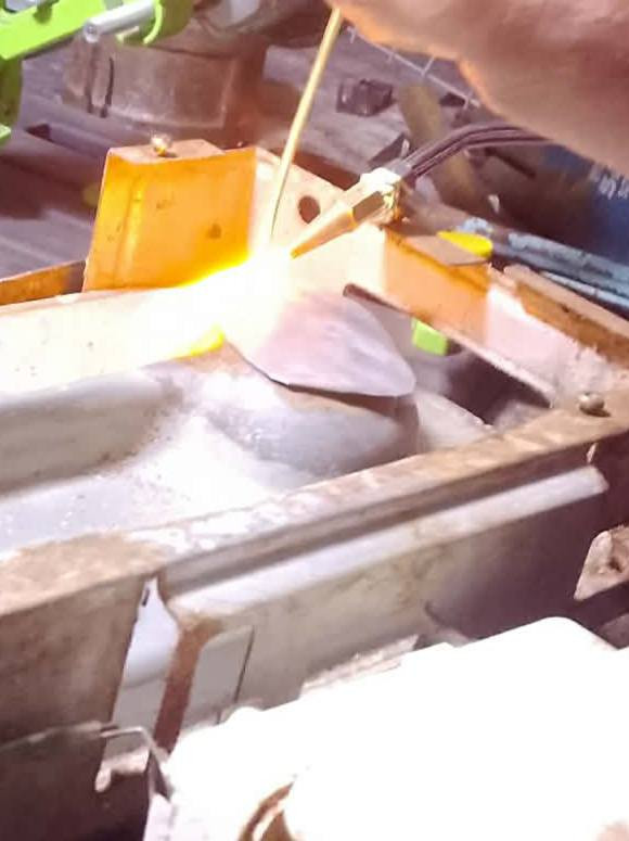 #متوفر_لحام_أوكسجين_ابراص_سفري ويوجد لحام ولدن
نجي للبيت  او محل 
 تصليح صوبات سخانات تانكي بجميع أنواعها 
لاتعب ولانزول نطلع للسطح انصلحه
راسلنا خاص وخلي شغلك علينا📩
 الاتصال  ***********
