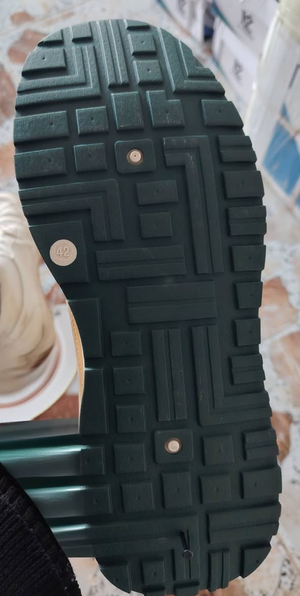 السلام عليكم .. 
احذية : رجالي ( بوتين ، اسكچر ) ، ولّادي ، نسائي ، بنّاتي ..
بأسعار مناسبة جداً ..
م / داخل الصفحة موجود انواع واسعار الأحذية ..


**إذا كنت صاحب هذا الإعلان وتريد حذفه لأي سبب، رجاءا أرسل رسالة إلى الدعم الفني**