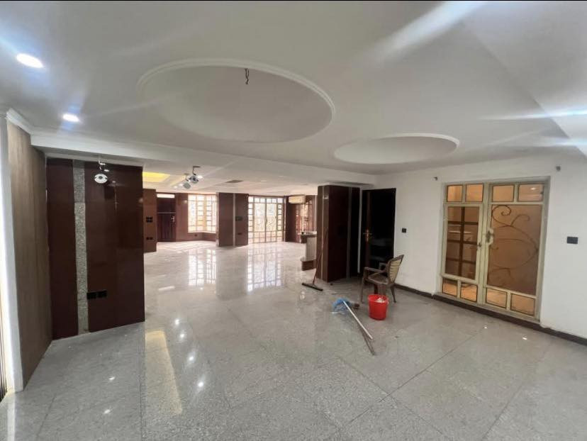 � دار للإيجار التجاري – موقع مميز للشركات
📍 الموقع: المسبح مقابل قرية دجلة

📐 المساحة: 400 متر

🏠 تفاصيل الدار:

▪️ ريسبشن استقبال

▪️ صالة واسعة

▪️ مطبخ عدد (2)

▪️ 5 غرف بنظام سويت

▪️ كراج يتسع لـ 6 سيارات

✨ مناسبة جداً للشركات، المكاتب الإدارية، العيادات، أو المراكز التدريبية او الشركات الاجنبيه

📞للاستفسار/***********

🟢.يتوفر لدينا عروض بمختلف المستحات الكبيرت تجاريه سكنيه

داخل مناطق بغداد كرخ/رصافه 

📍.كراده/ جادريه /يرموك عرصات الهنديه /حارثيه /اميرات والمناطق المجاوره
