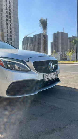 مارسيدس c300 موديل 2017 شكل ال 18 وراد امريكي 
تو ويل
بنوراما 
وضعيات قيادة 
شاشه كبيره 
هيتر كشنات
رادارات 
خزن ميموري 
مري قلابه
 دبل ماوس
خمس بصمات
جنطة كهرباء 
لد امامي خلفي 
عليها  كت AMG C63 كامل 
محرك 2000 تيربو 
تخم تاير جديد ميشلن 
ادامه كامله بدون نواقص 
صفر مسج 
ماشيه 76000
صبغ ربع البنيد فقط البقيه كفاله 
السعر 23,800 وبيها مجال 
السيارة بأسمي تحويل او وكاله 
مكان السياره بغداد ***********
