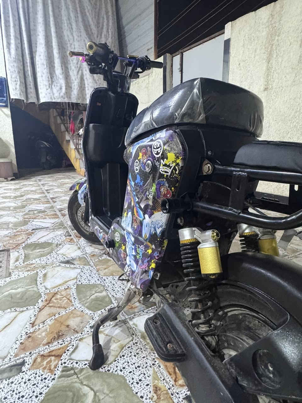 دراجه R9للبيع موديل 2026 مبدل شاشه كفرات موشم دراجه مزوده بطاريه سادسه و عقل رياضي يعني طير بختصار و عمبار رياضي دراجه بيها بس طكه ب صفحه ل يمنه مثل ما موضح ب صوره 

السعر:500و قابل ل تفاوض
لعنوان: البصره
رقم الهاتف: ***********
