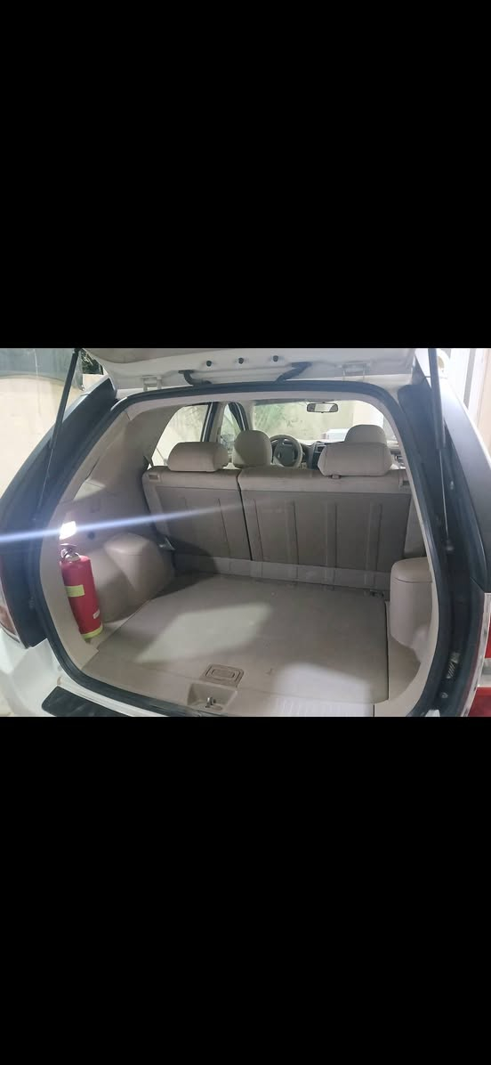 السلام عليكم 
سبورتج موديل ٢٠٠٩ خليجي بسمي مكينه ٢٠٠٠
بيه باب السائق مبدل مكينه كير صدر مكفول سياره جديده سعر ١٢٨ المكان قضاء بدره 
***********
***********
