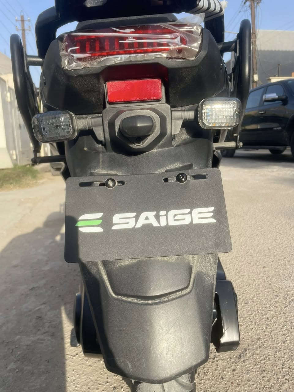 سلام عليكم دراجة شحن اباتشي موديل 2026 المواصفات:محرك عملاق 3000 واط حقيقي 6 بطاريات 🔋 مسطرة أصلية (72v-35A)تحكم بالسرعات (1-2-3)شاشة عرض ايباد لعرض السرعة والأعطال لايتات امامية LED دائرية بأضائة عالية كلش سكن عالي ناصي رماش بريكات هايدروليك دسك أمامي خلفي - Rنظام رجوع للخلف -هورن ومكان لشحن التلفون وجيب حامل للتلفون مقعد مريح + صندوق تخزين جوة المقعد دبلات امامية هايدروليك + دبلات خلفية غاز  نظامين تشغيل سويج وبصمة تشغيل عن بعد وقفل حماية للسرقة شاحنة ذكية تقرة شكد بيها شحن دراجة جديدة 🆕 ونضيفة ومناقصه برغي السعر المطلوب: 1250 مليون وميتين وخمسين وبيها مجال للطيبين تعال شوفه وبيك خير وتدلل موجود خاص او الرقم للتواصل *********** مكاني بغداد
