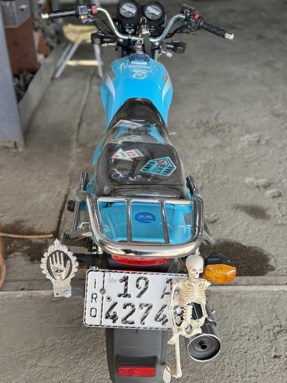 سلام عليكم لبيع  ديوان سمائي مديل ٢٠٢٣ طالعه ب٢٠٢٤ امرقمه لون بلاديشرط مكتوب  بسنويه ورقم  الدراجة جديدة جدبدة بمعنى الكلمة محرك ١٥٠  وكيلها ثامر خلخال 
الدراجة كفاله عامه من كلشي  السعر مليونين وميتين وخمسين ٢٢٥٠ 
مكانه كربلاء رقم التليفون ***********
