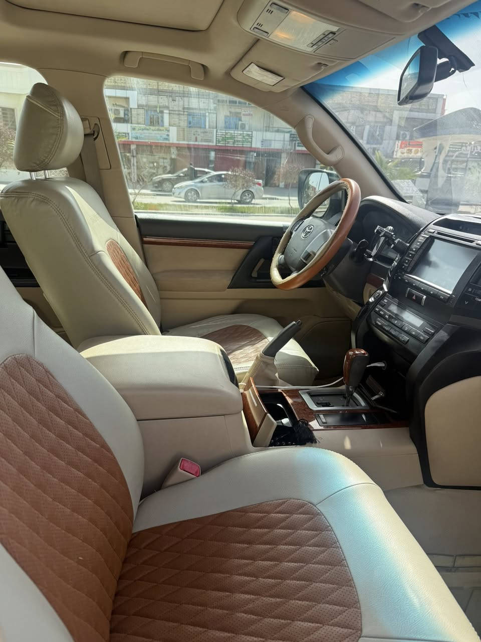 للبيع لاندكروز موديل 2013 ماشيه 198 كم 6 سلندر نظيف مكفول بدون قطرة صبغ ولا طخة السنويه لغاية 2028 باسمي بصرة تحويل مباشر السعر 36000 💲(ثلاث دفاتر وستون ورقة ) العنوان البصرة الزبير الاتصال على الرقم ***********
