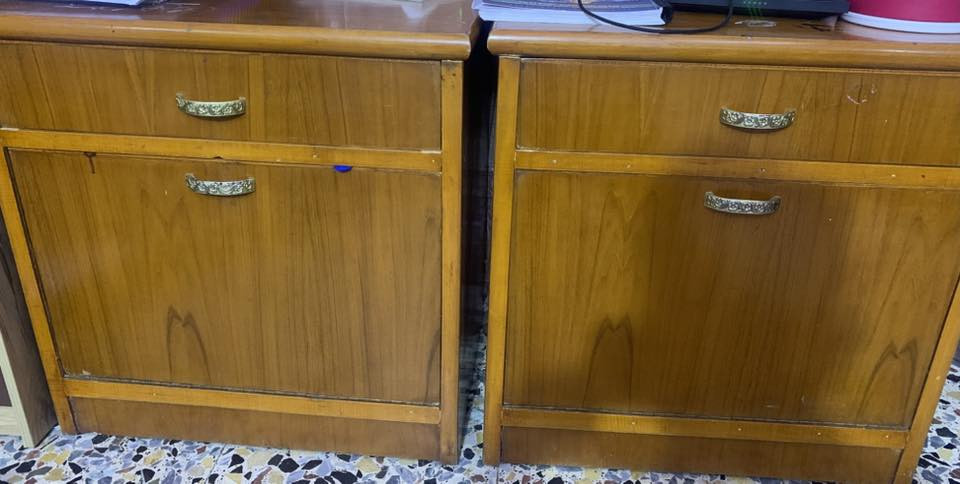 سلام عليكم 
كنتور 5 ابواب صاج داخل خارج تكمة نظيف السعر 250 
كنتور 2 باب ماليزي نظيف 150 الف 
كومديات 3 سعرهم 30 الف 
تواصل ع الخاص


**إذا كنت صاحب هذا الإعلان وتريد حذفه لأي سبب، رجاءا أرسل رسالة إلى الدعم الفني**