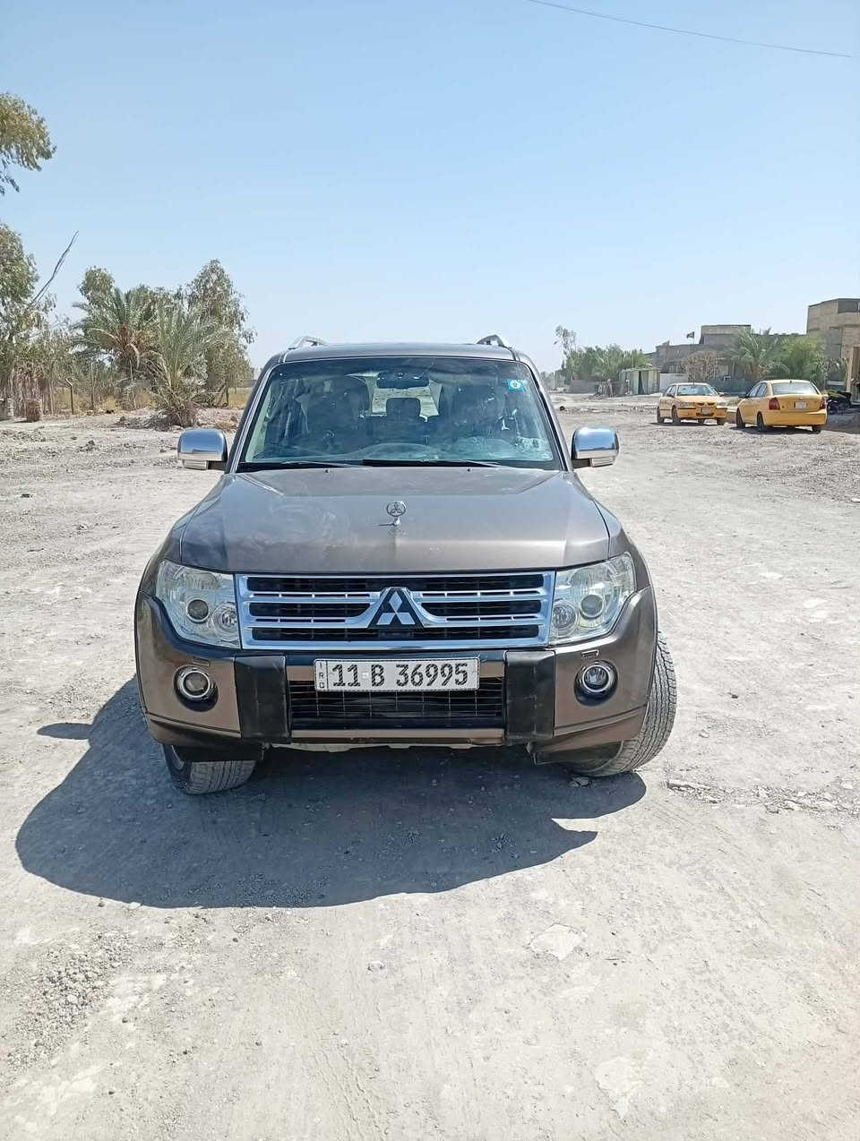 مواصفاتهة فتحة سقف ودمام وتحكم استيرن جهتين وانضمة انزلاق ودفلوك وتراكشن وقور ويل كهربائيات كلهة شغالة تبريدهة تلث قطع والسيارة مكفولة كفالة عامةعدة بارد شبر بل بابا مال ابصف السائق محرك وكير مكفولات محركهة 3/8v6
السعر 145$ ***********
