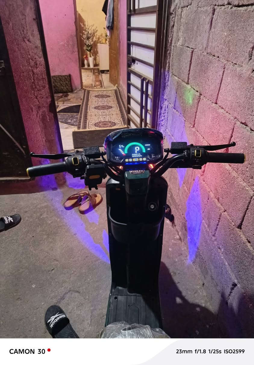 سلام عليكم دراجه شحن جديده بعدي ما مشحونة قبل سبوع جبتا من وكيل مكاني بصره حيانيه  
سعره 550 رقم تصال ***********
