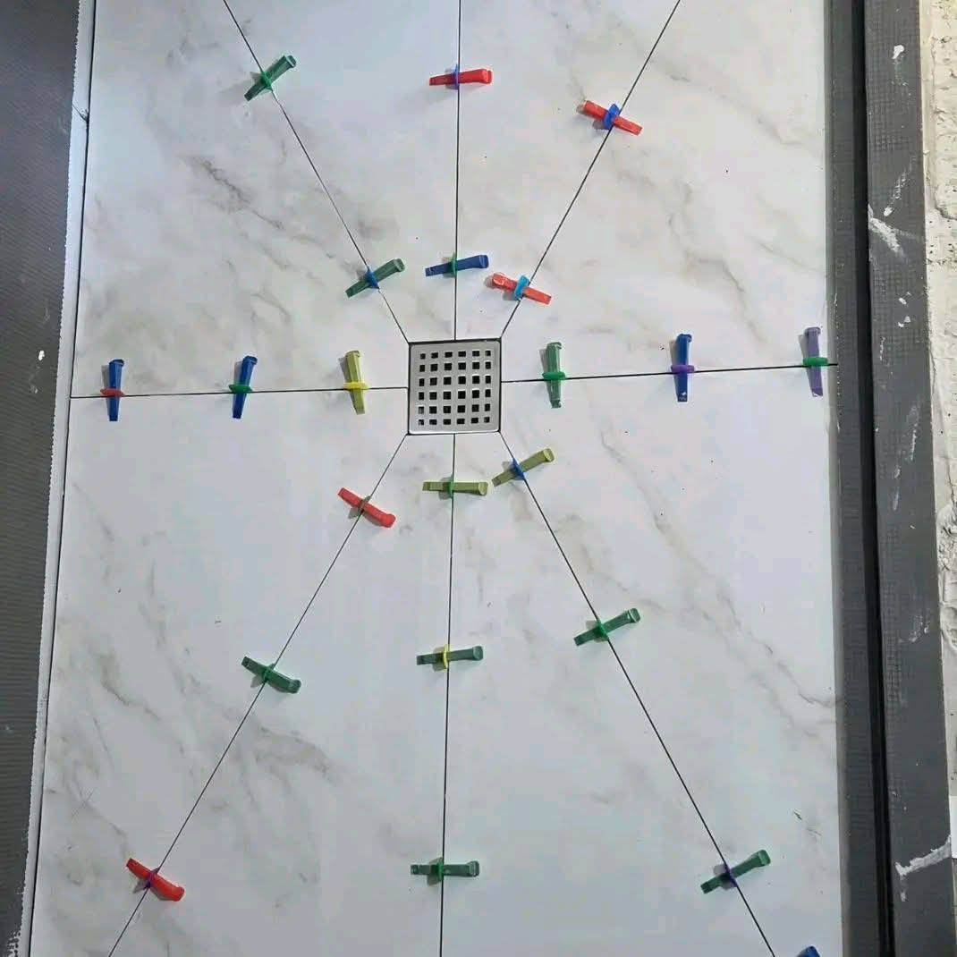 بسم الله الرحمن الرحيم.. اسطه جميع انواع السيراميك والكاشي والمرمر داخل صلاح الدي اليحتاج شغل جاهزين التواصل ***********
