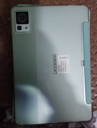 أيباد للبيع كامل ملحقاته مع كيبورد +قلم سعر ٢٥٠ وبي مجال 07722684395 ب...