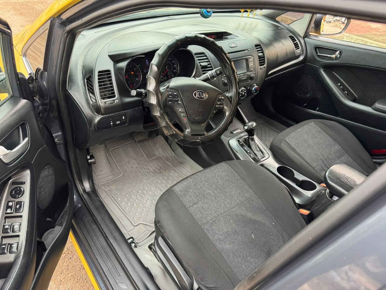 كيا فورتي للبيع موديل 2015 وارد امريكي حادثها جاملق خلفي بدون دواخل السياره اليبل واحد مكينه 2000 مكينه وكير وصدر امامي وخلفي تخم تاير جديد رقم بغداد دولي جديد هزه  جديده وسنويه  28 مصفره تبريد ثلج السعر 89 الاستفسار على الرقم ***********  عنوان بغداد الرصافه
