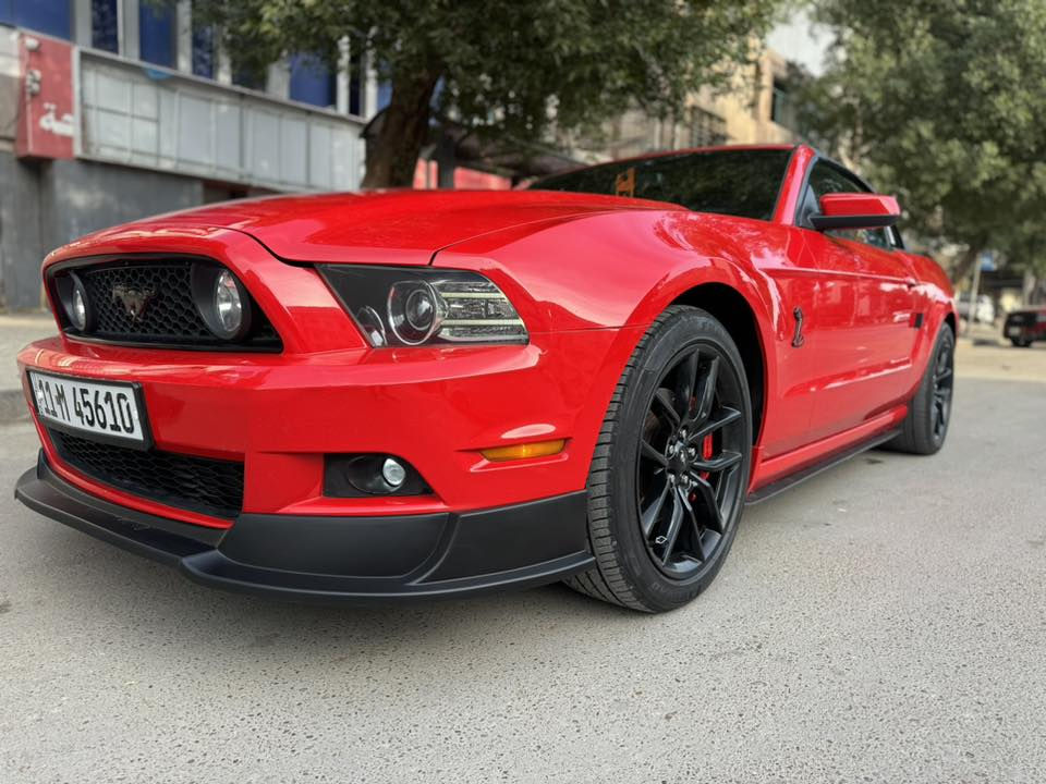 سلام عليكم فورد موستانك 🐎2013 السياره داخله كلين تايتل والي يحب ادزله تقريرها ووين مايعجبك افحص 
مكفوله من عده شبرين صبغ فقط بجاملغ وبارد شي بسيط بجم كبس جديده بمعنى الكلمه حتى الدعاميات  بلاد فول مواصفات بريميوم فول 1/1 اللون احمر🍎السياره بدون نقص كلها على وضع الابلادي وشرط الفحص 
محرك .V6 . 3700  كير اوتو  رقم بغداد مشروع وطني بأاسمي  سنوية هزه جديده رقم الدولي الجديد 
عليها اضافات 
تخم ويل مع تاير  🛞حجم19GTويل  
كفرات فجوج @brembفلنجات رياضي 
لحية أماميه . ار تي ار 
سبايدر GT
داخل كاربون فايبر 
 اناره داخليه متغيره
شباكGT
كيجات 7اللًوان 
دوسات+كلاسات+ بطاين 7اللوان
سستم صوت شيكر 
مثبت سرعه Cruise Control 
لايتات 🔦زينون بلادي 
لد امامي + لد خلفي 
مري كهربائي جام اوتو سويج شخاطه 
باتري🔋 جديد 
 فول تحكمات 
كشنات جلد وبطاين جلد لاشك ولازرف ولا فتك شرط جديده جداً 
كشفها جديد لاشك ولافتك وجامه بلاديه دواخلها نضيفة كلش سياره استخدم شخصي جاهزه انشاء الله سيرفس كامل مسويلها ادمه سبيرها مقدس منازل 🥰 والعده وغراضها كلها كامله ولاتقارنها بل عرباين والمهجومات السياره طك كارتون  ومكاني ساحه ميسلون الغدير باتجاه جسر كراج الأمانة قرب قاعه 🍏 تفاحه 
للأتصال على الرقم ☎️*********** نوار 🚙
