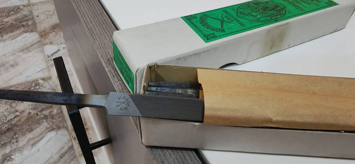 عندي كميه جمله اومفرد اصلي أمريكي مبردمثلث صغير ٦انج موجود اقل طلب ١٠درازن وفوك اسعار مناسبه  تخفيضات سعر الدرزن 5الف الدرزن يحتوي على 12 قطعه *********** بي وتساب يوجد توصيل كافت المحافظات
