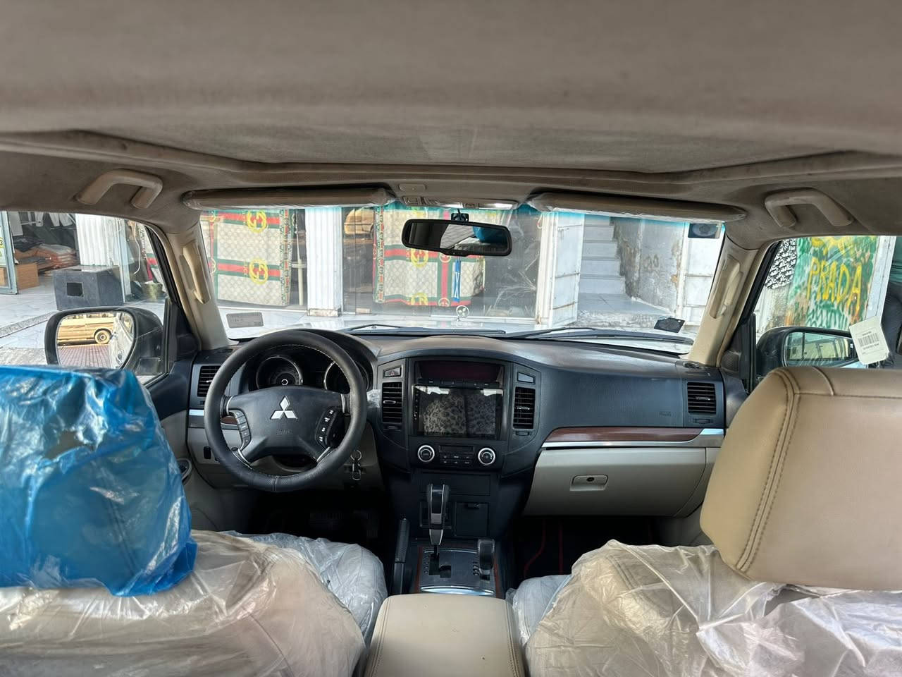 من رخصت مدير الكروب المحترم السلام عليكم باجيرو 2008حبتور وارد خليجي رقم بغداد تحويل مباشر مكفوله كفاله عامه بدون صبغ بدون تبديل مكينه  ٣٥٠٠ المرغوبه السياره فول مواصفات كراسي جلد كهرباء دمام خلفي فتحه سقف ثلاجه بالفرس شاشه كامره خلفيه مرايات شفط اشاره وترحيب تحكم استيرن ثلاث جهات زراكات لايت  تبريد ثلاث قطع سبعه راكب داخل بيجي صاج  كير مكينه شرط مامفتوحات صدر أمامي وخلفي جديد تخم تاير تبريد ثلج السعر 126   بيهه مجال الاتصال   *********** مكان بغداد
