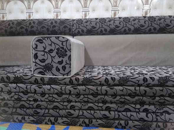 جلسه كويتي 14 متر.. 7 دوشك.. اسفنج حبيبات مضغوط.. وجهين.. ***********.. واتس
