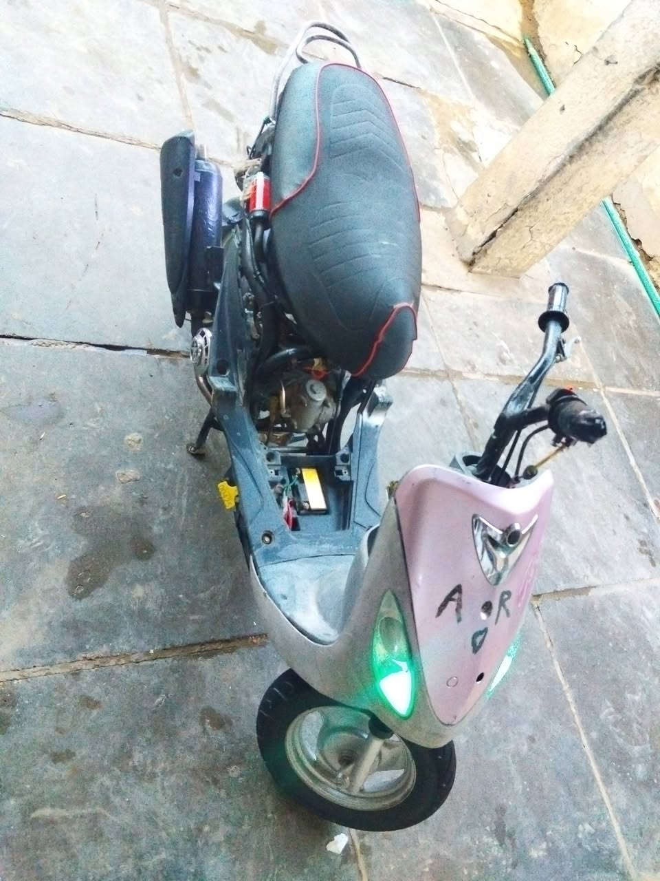 السلام عليكم للبيع دراجه مكينه ما مفتوحه السعر خاص وهاذه رقمي *********** ولي مو شراي لا تدخل تتفشل😏
