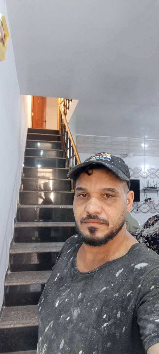 صبغ الدور والبنايات ورق جدران وديكورات للحجز ول ستفسار اتصل ***********.   ***********.
