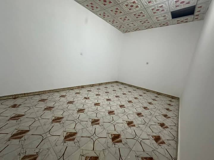 بيت للايجار ابو الخصيب الصنكر يتكون من غرفتين وهول وديوانيه ومطبخ وصحيات وصطح ايجار 400 للتواصل ***********
