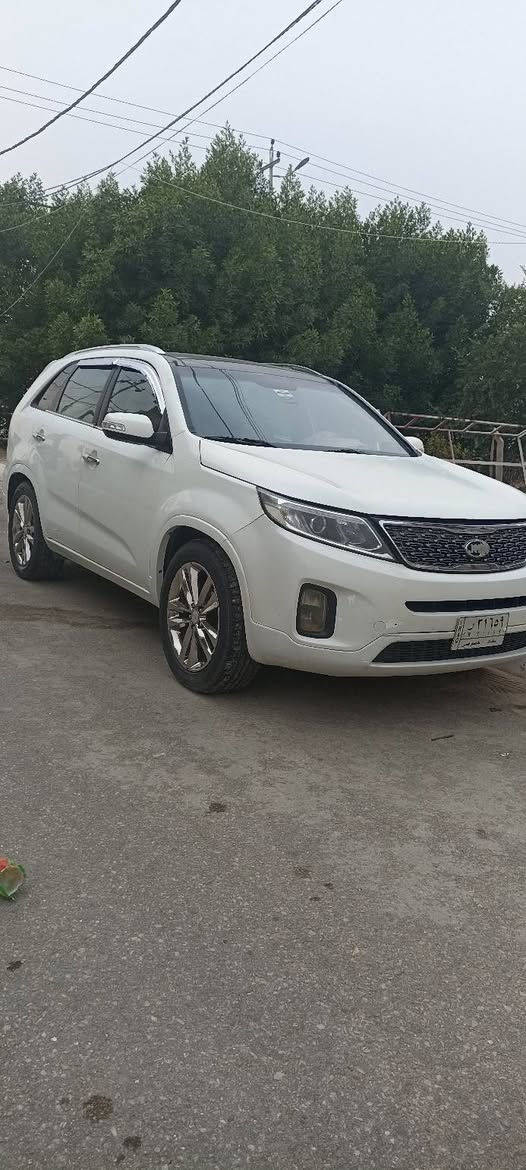 سلام عليكم سورنتو 2014SXL فول 1/1 امريكي سياره جاملغ وباب وخشم البنيد 
ماناقصهه اي شي 7راكب تبريد تدفئه كشنات ستيرن

محرك 6 

سعر 170 / ***********
