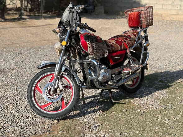 السلام عليكم  
موطور جني جبير  للبيع 
موديل 2020
درجه أولى 
كهربائيات شغاله
محرك مامفتوح 
محركو 200 
تايرات نضيفه 
قريه النميصه 
السعر 750
الرقم 👇

***********
